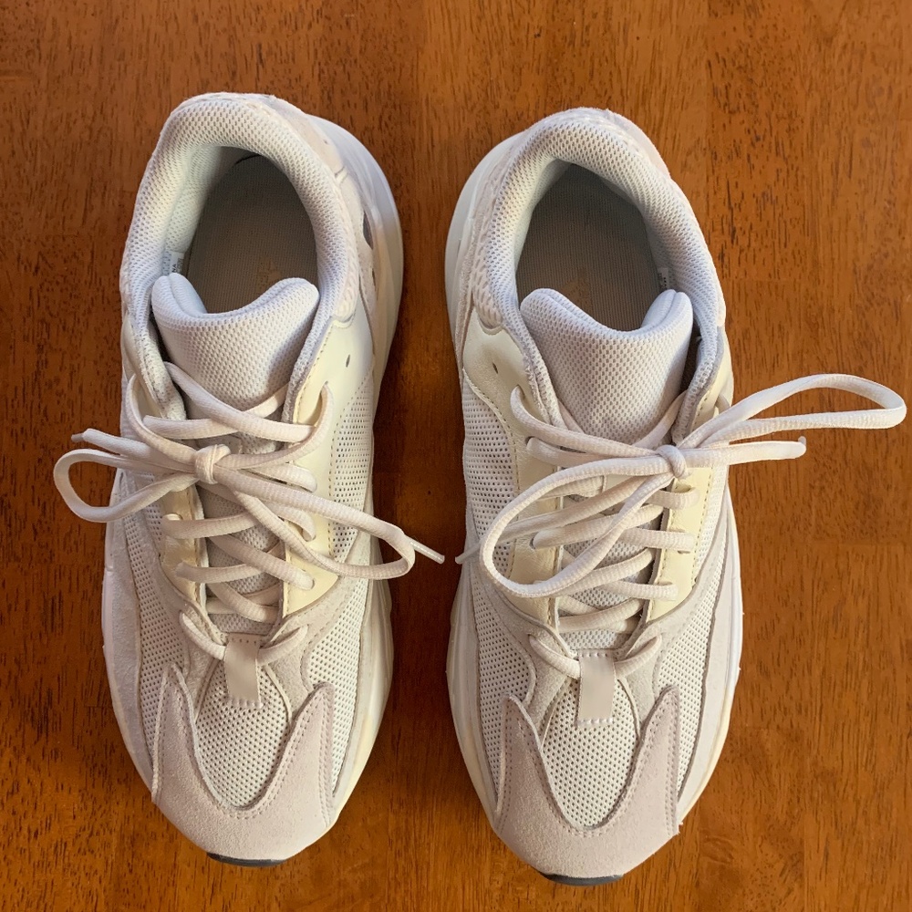 Adidas Yeezy 700 boost Analog